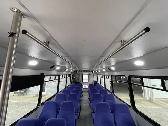 2016 Ford F-550 Glaval ADA 28P - Image 14