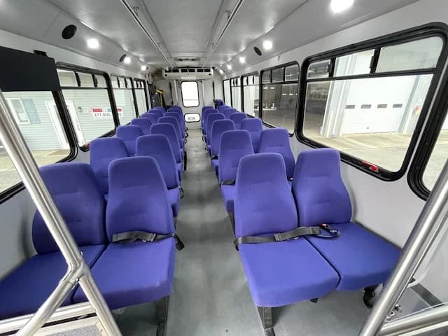 2016 Ford F-550 Glaval ADA 28P - Image 20