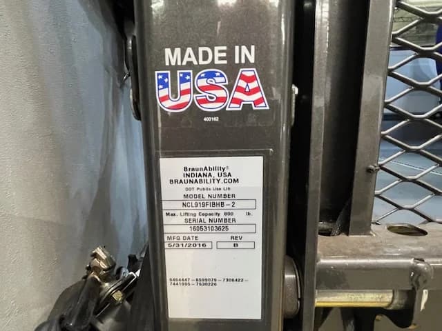 2016 Ford F-550 Glaval ADA 28P - Image 6