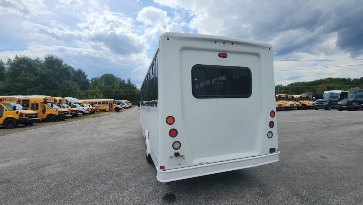 2019 Ford E-450 22P Shuttle  - Image 29