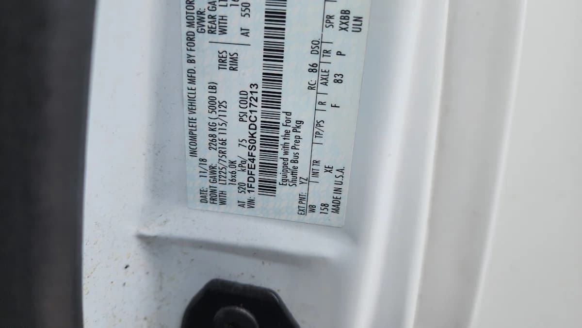 2019 Ford E-450 22P Shuttle  - Image 34