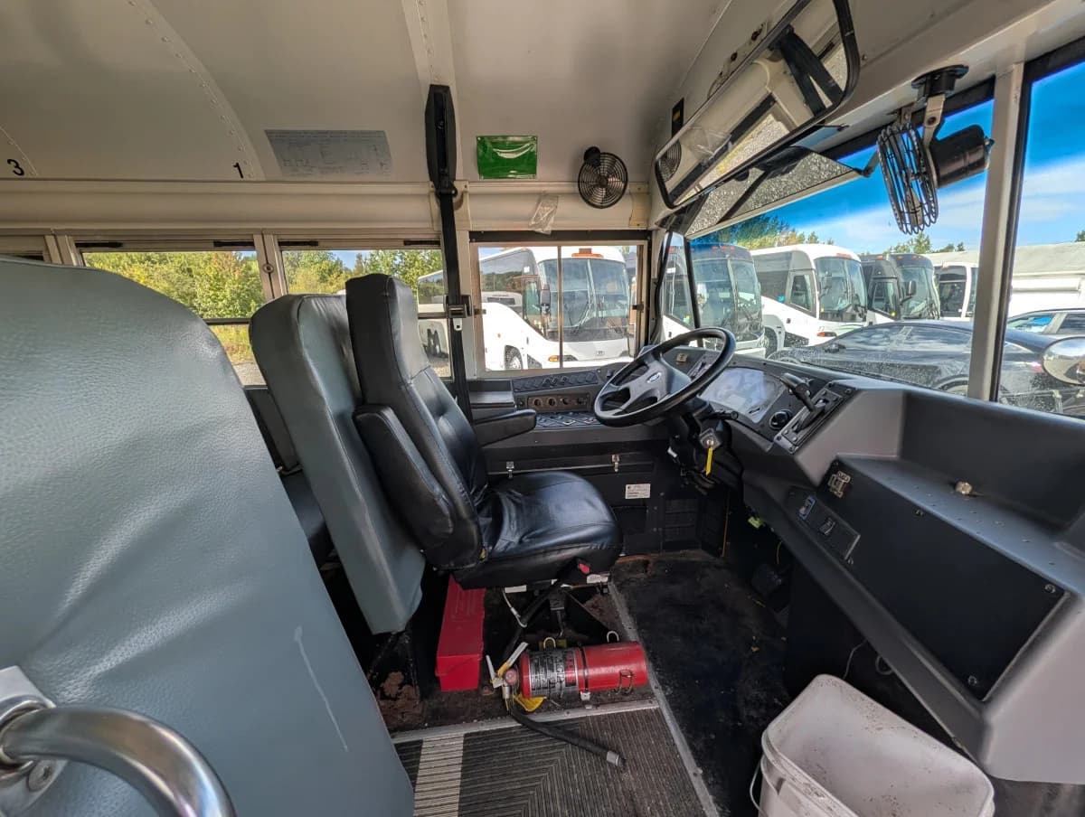 2012 Blue Bird Vision 72 Passenger - Image 6