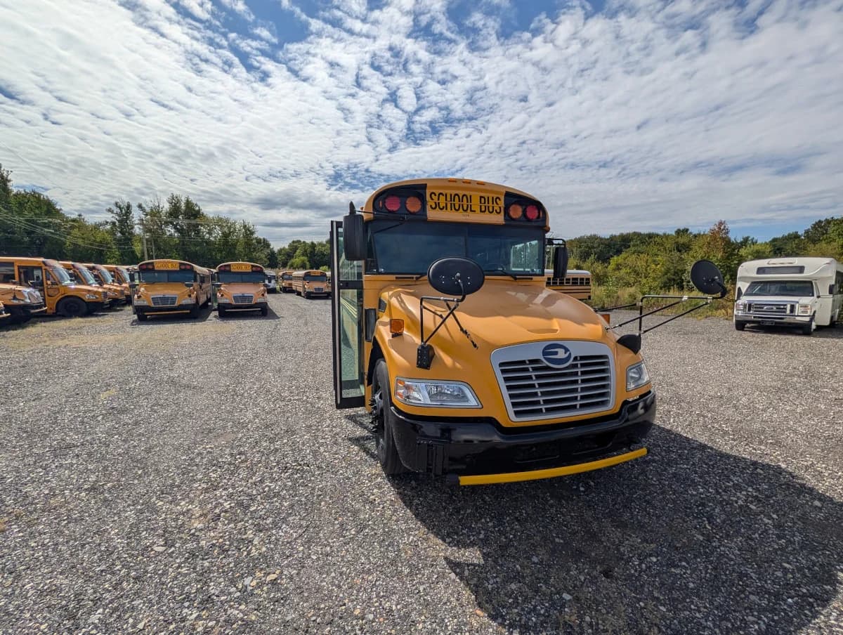 2012 Blue Bird Vision 72 Passenger - Image 17