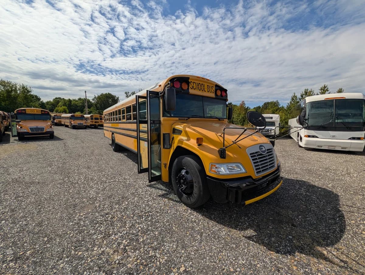2012 Blue Bird Vision 72 Passenger - Image 18