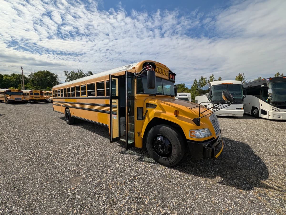 2012 Blue Bird Vision 72 Passenger - Image 2