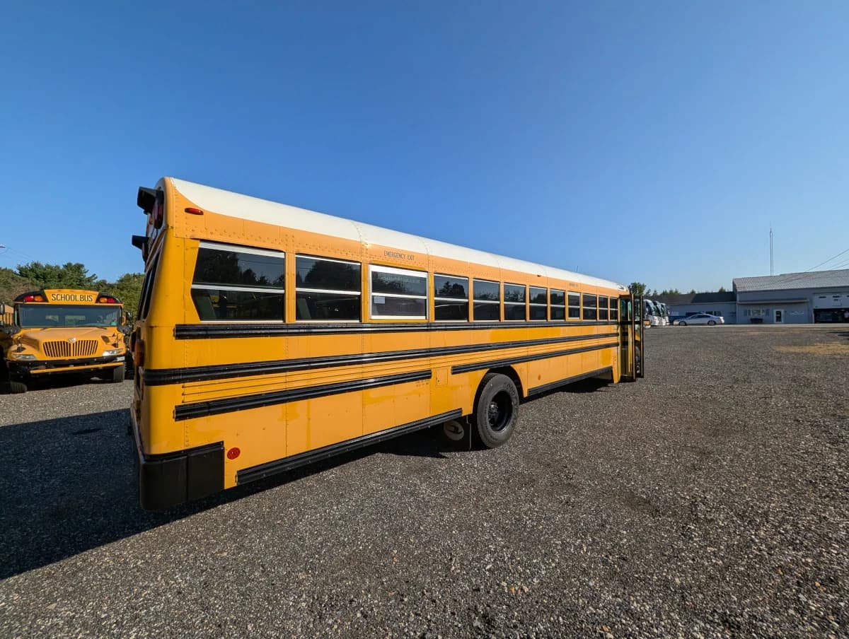 2012 Blue Bird Vision 72 Passenger - Image 3