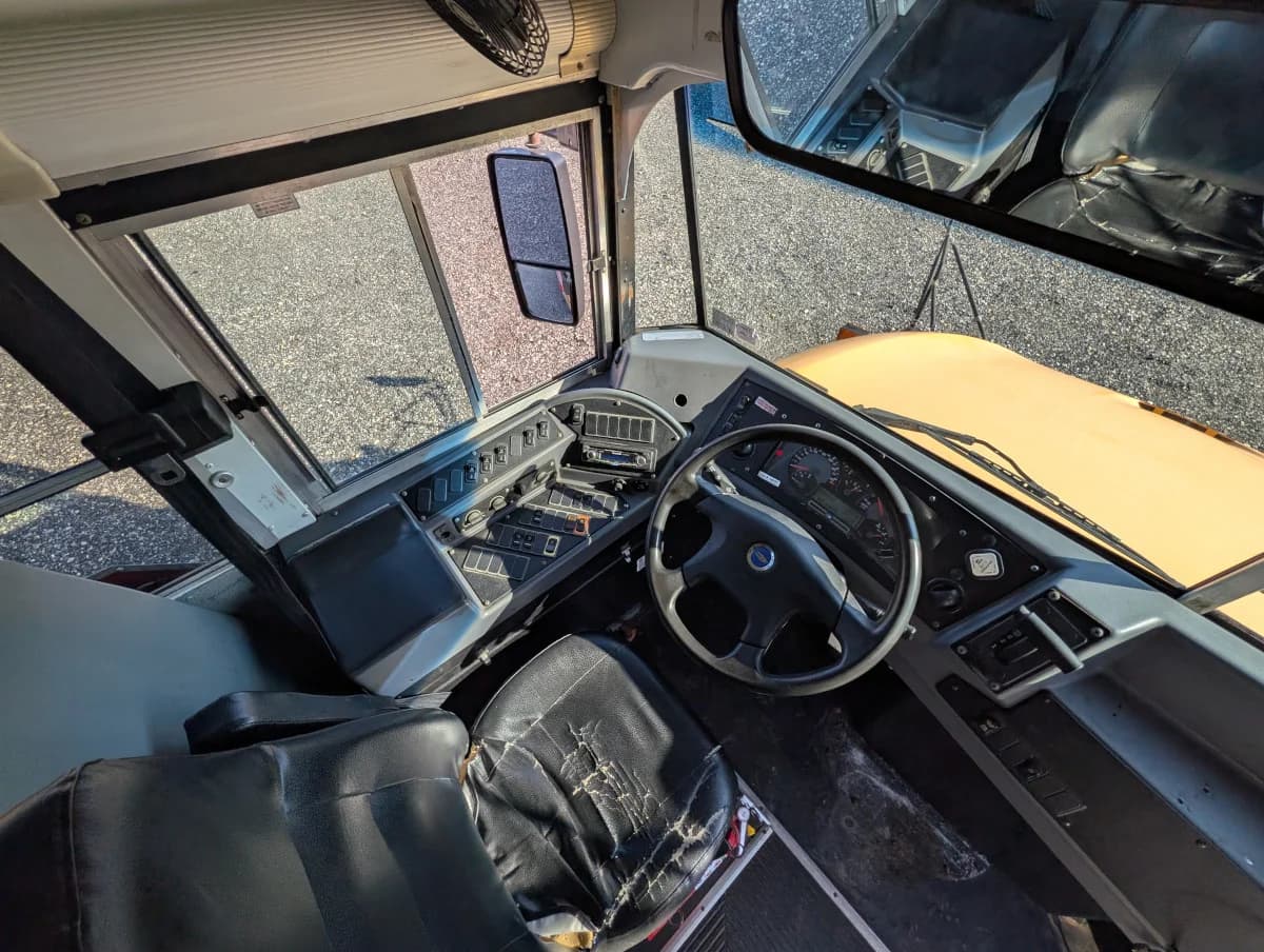 2012 Blue Bird Vision 72 Passenger - Image 7