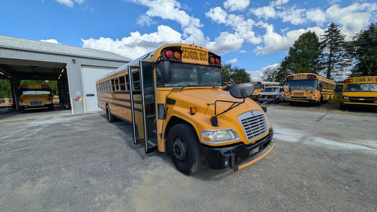2012 Blue Bird Vision 72 Passenger - Image 17