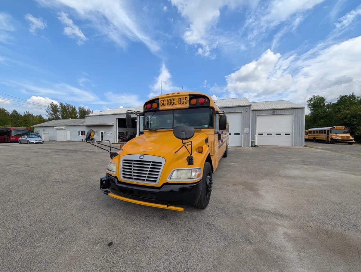 2012 Blue Bird Vision 72P - Image 17