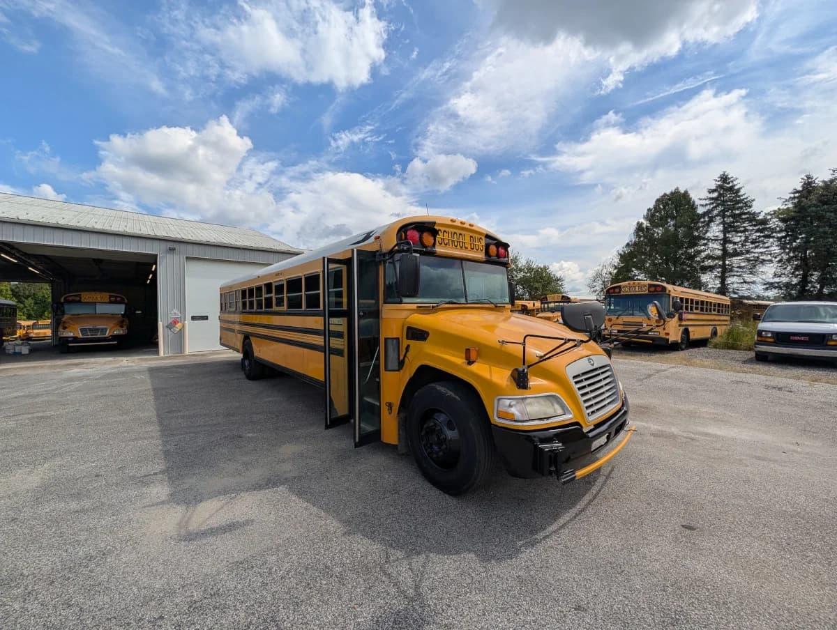 2012 Blue Bird Vision 72P - Image 19