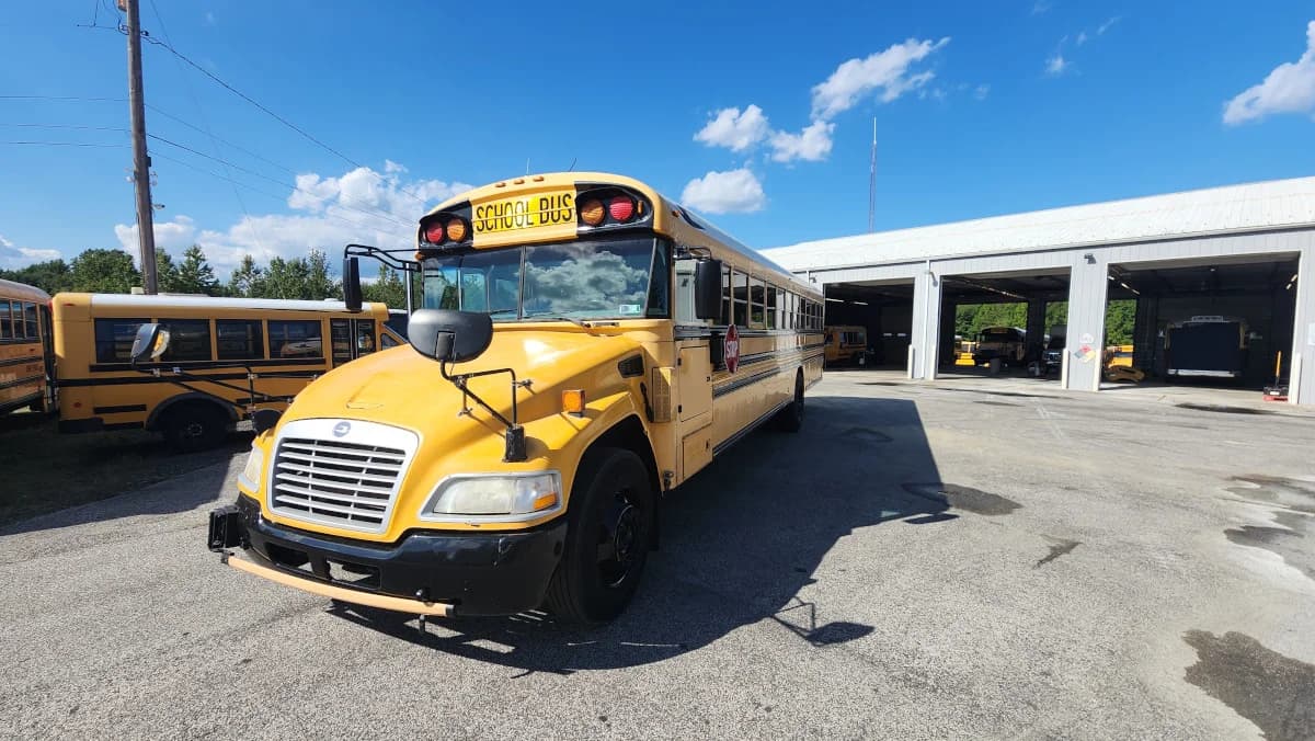 25 Available 2012 Blue Bird Vision 72P - Image 16