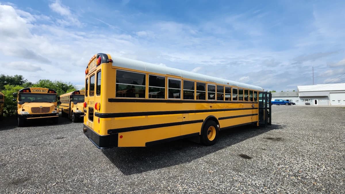 2015 International CE 77P A/C - Image 3