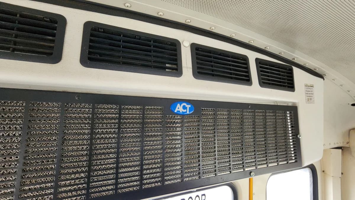 2015 International CE 77P A/C - Image 13