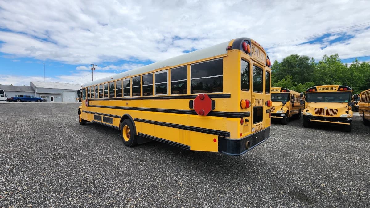 2015 International CE 77P A/C - Image 4