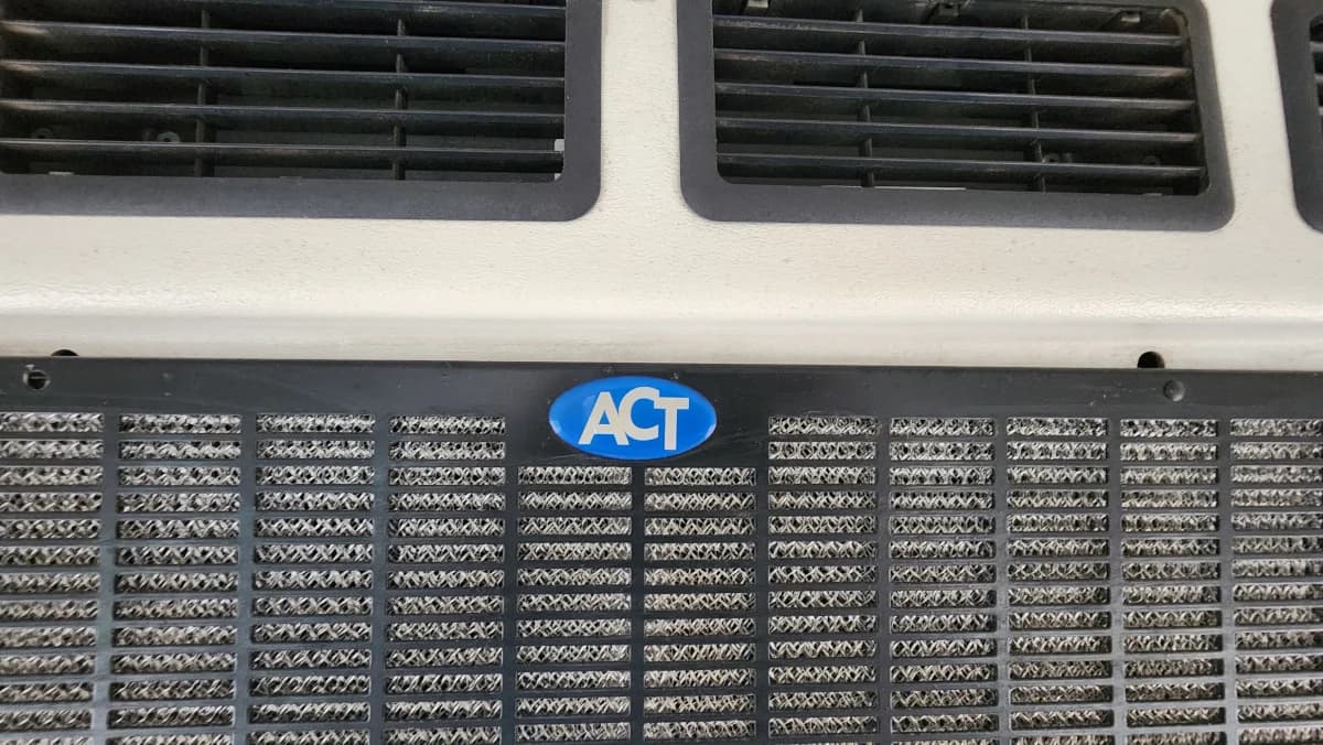 2015 International CE 77P A/C - Image 18