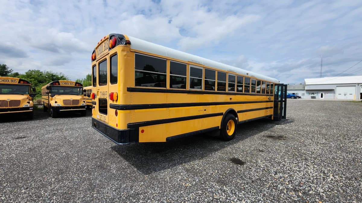 2015 International CE 77P A/C - Image 3