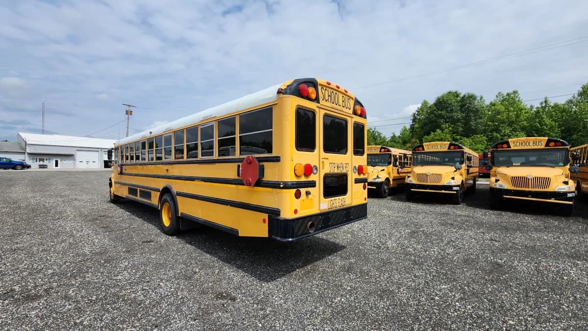 2015 International CE 77P A/C - Image 25