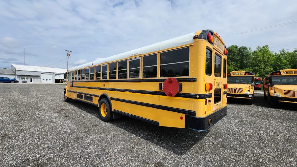 2015 International CE 77P A/C - Image 4