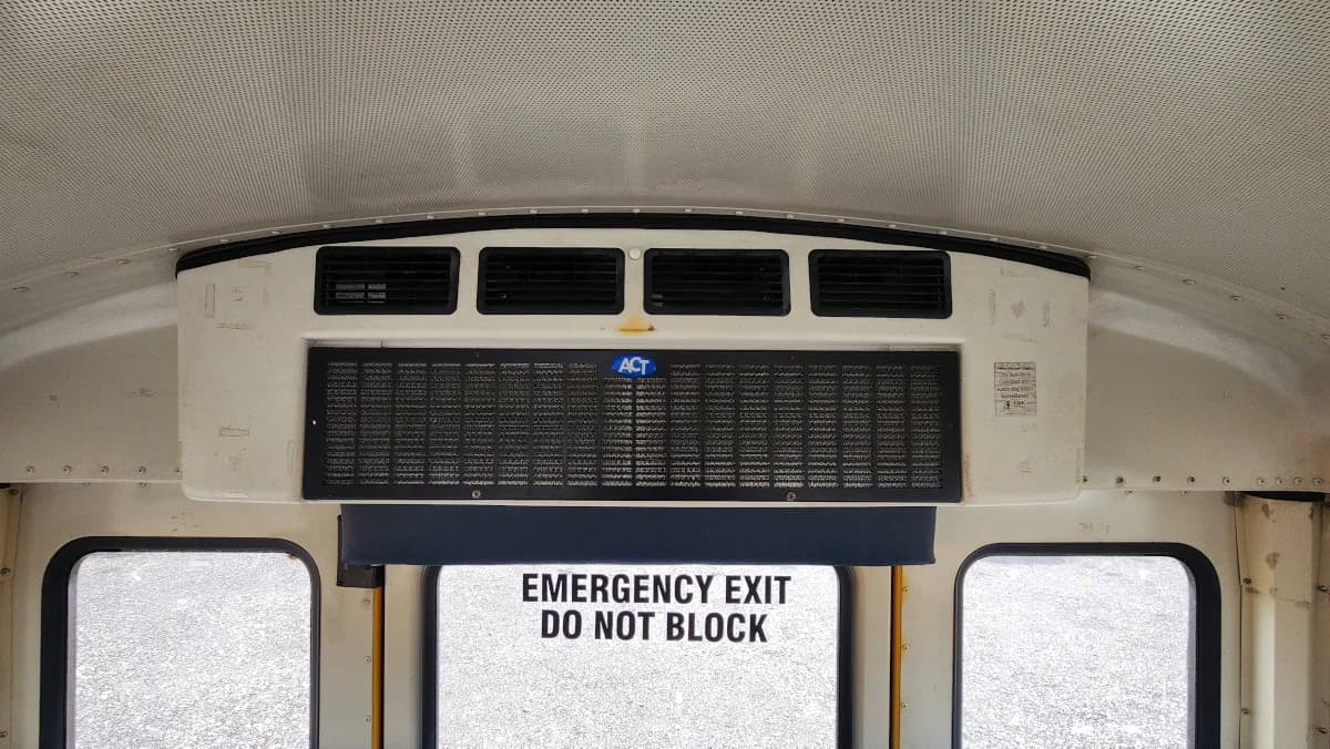 2015 International CE 77P A/C - Image 12