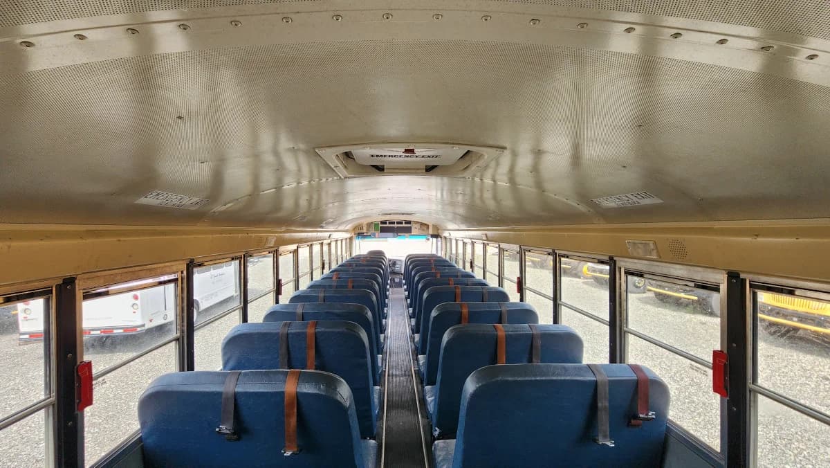 2015 International CE 77P A/C - Image 13