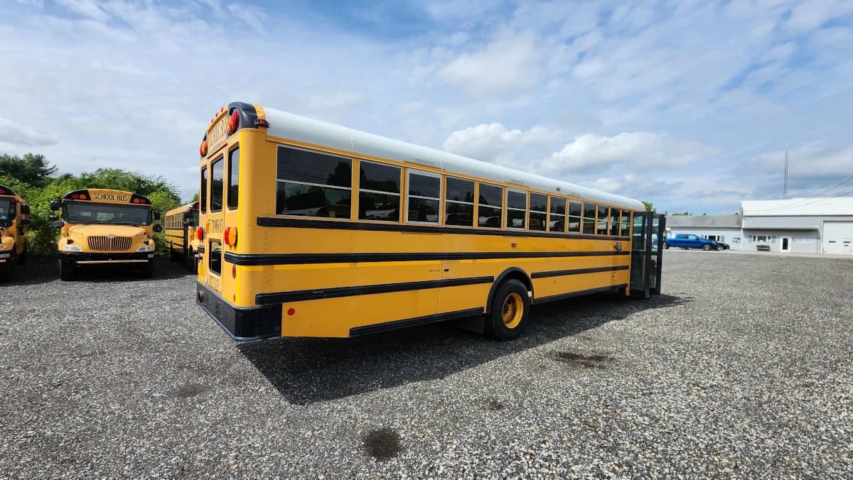 2015 International CE 77P A/C - Image 3