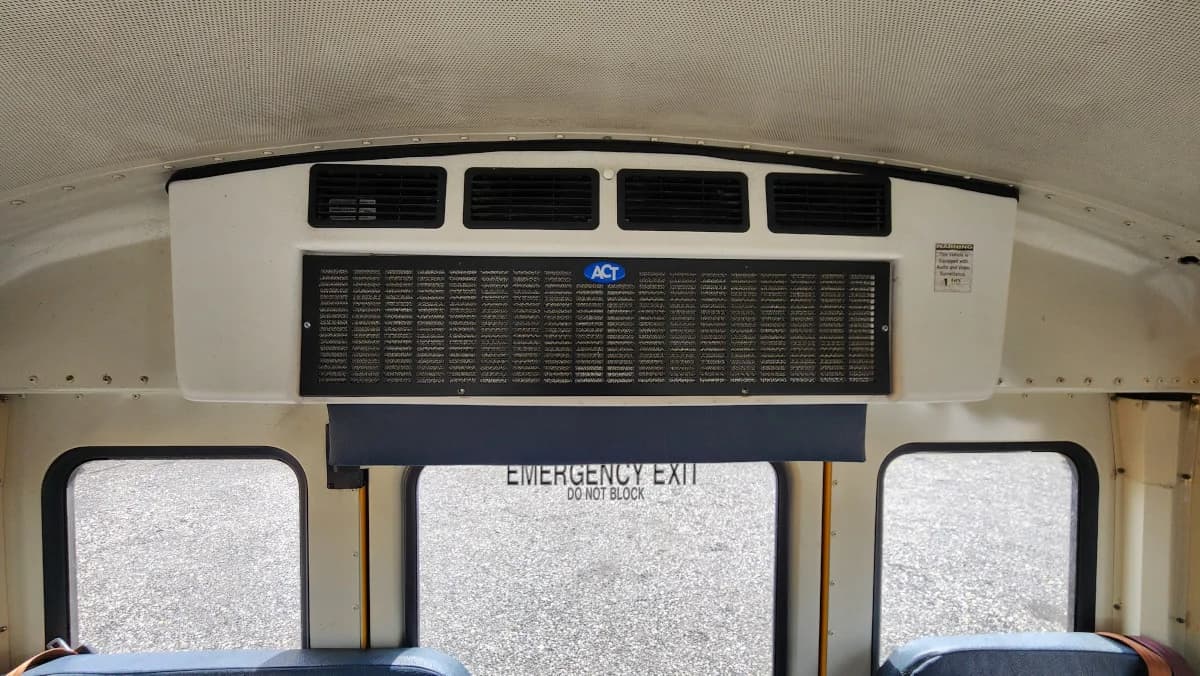 2015 International CE 77P A/C - Image 10