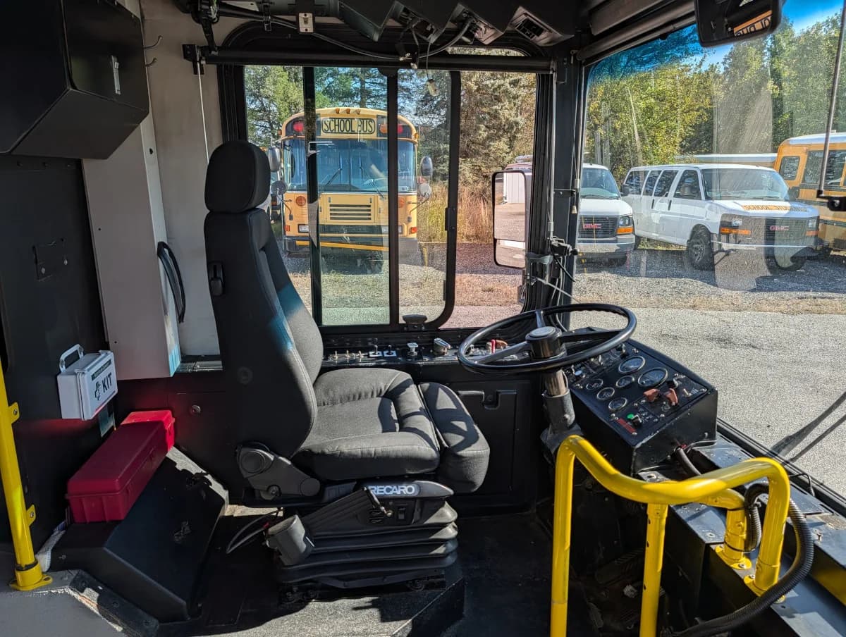 2005 GILLIG LOW FLOOR - Image 7