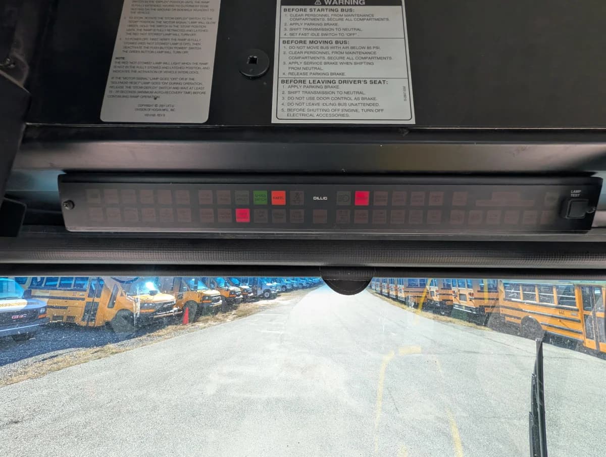 2005 GILLIG LOW FLOOR - Image 24