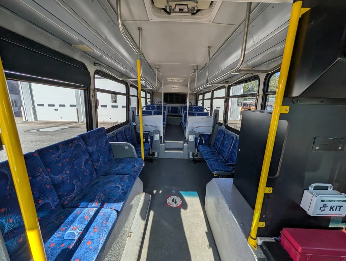2005 GILLIG LOW FLOOR - Image 9