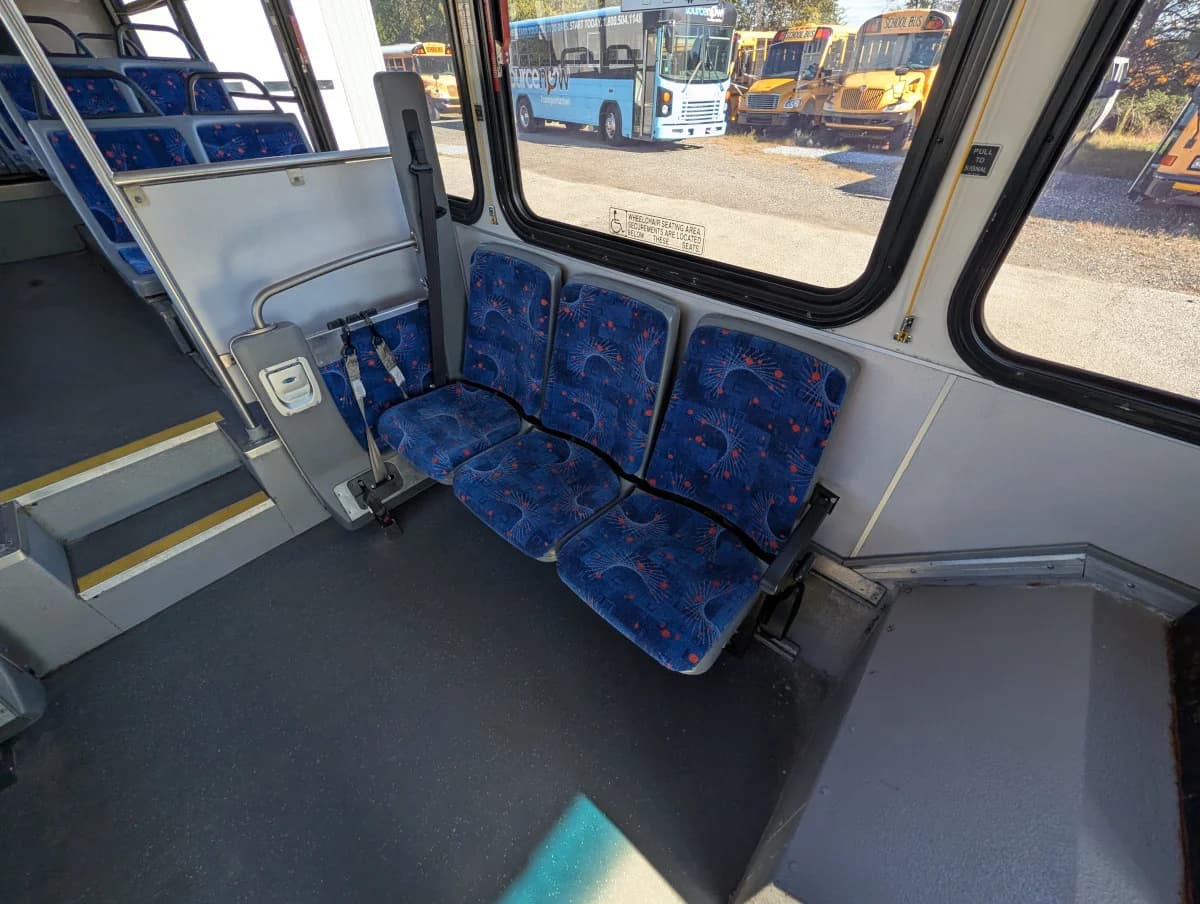 2005 GILLIG LOW FLOOR - Image 11
