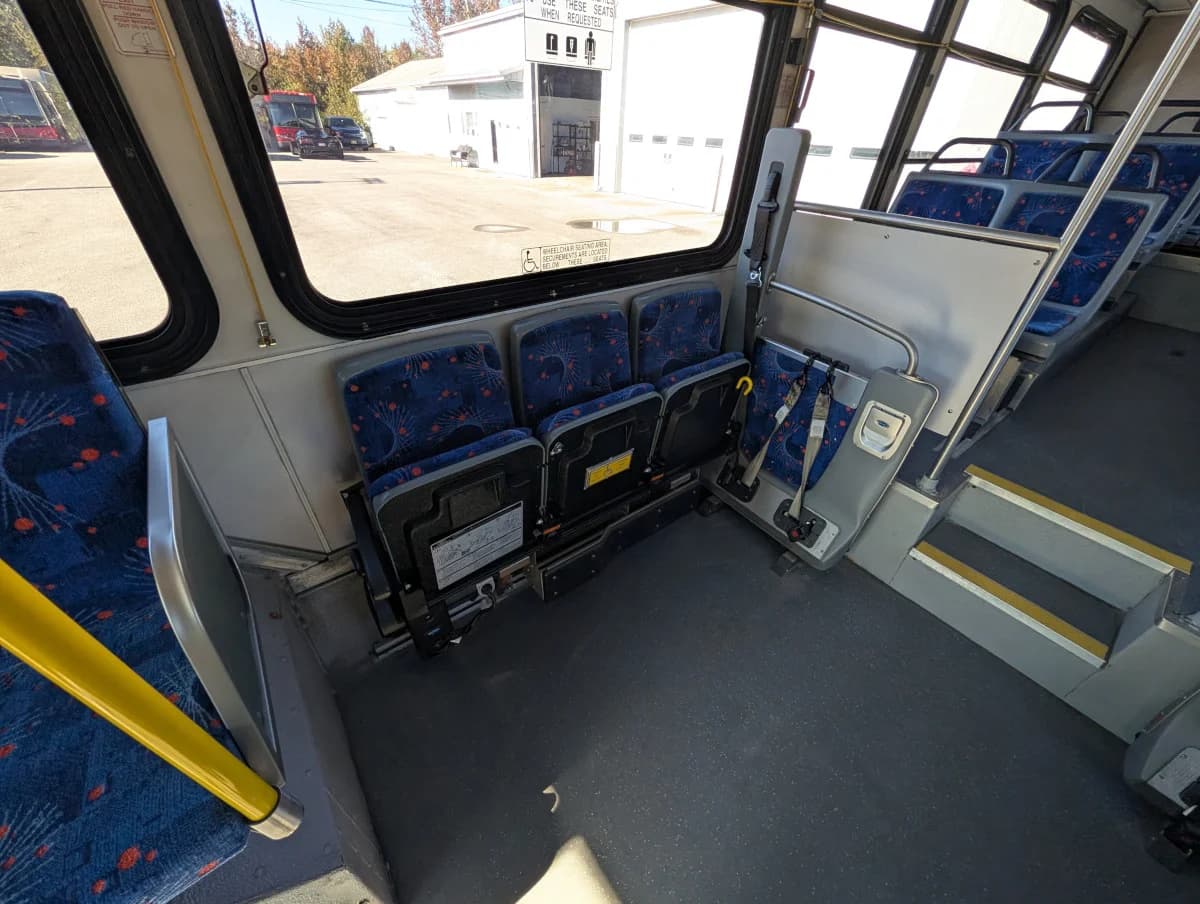 2005 GILLIG LOW FLOOR - Image 13