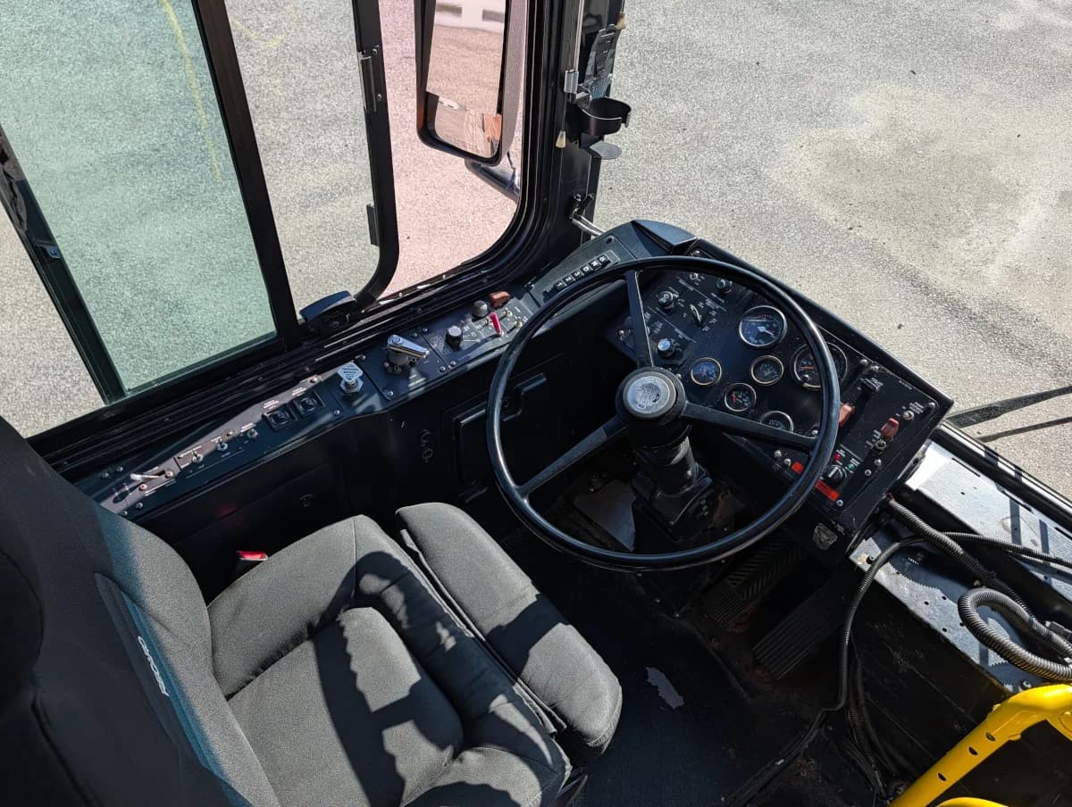 2005 GILLIG LOW FLOOR - Image 8