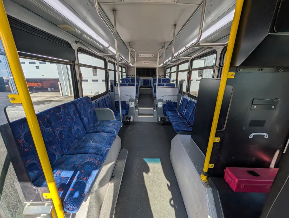 2005 GILLIG LOW FLOOR - Image 9