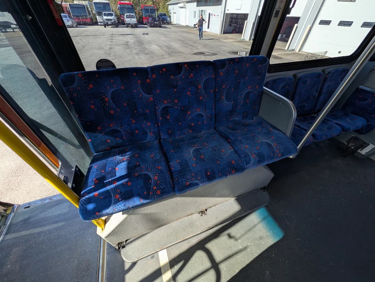 2005 GILLIG LOW FLOOR - Image 10