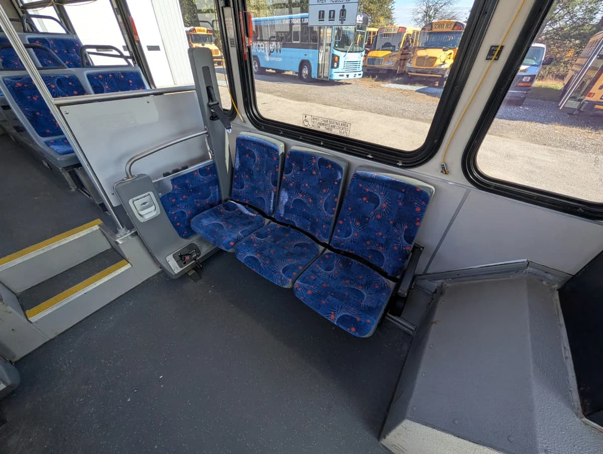 2005 GILLIG LOW FLOOR - Image 11