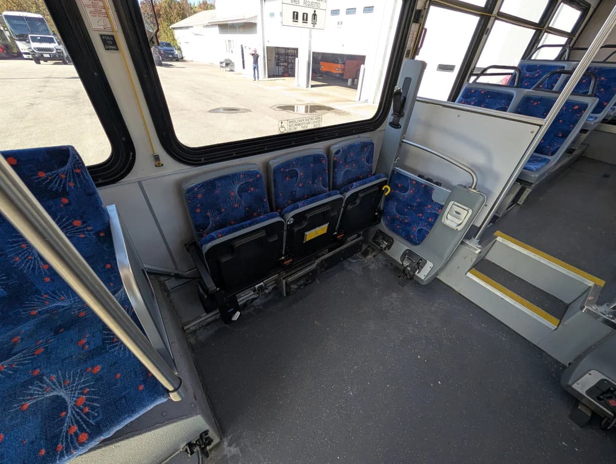 2005 GILLIG LOW FLOOR - Image 13