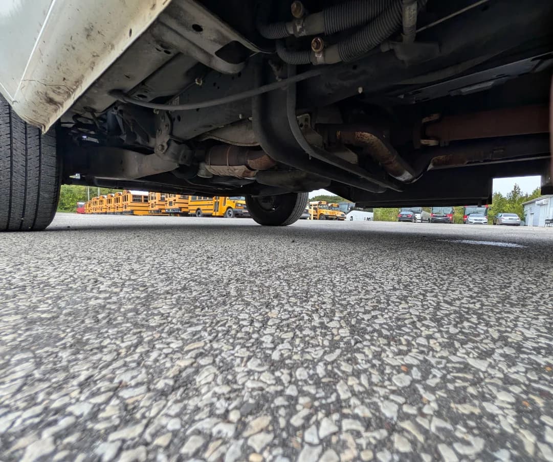 2016 FORD E-350 12P Non CDL  - Image 16