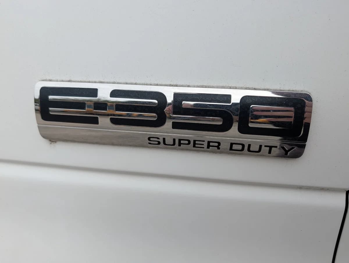 2016 FORD E-350 12P Non CDL  - Image 23