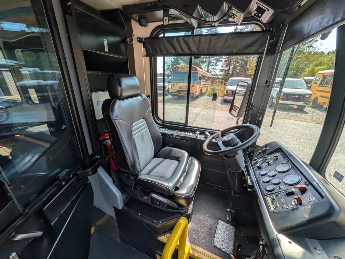 2012 Gillig 40ft Low Floor Transit - Image 8