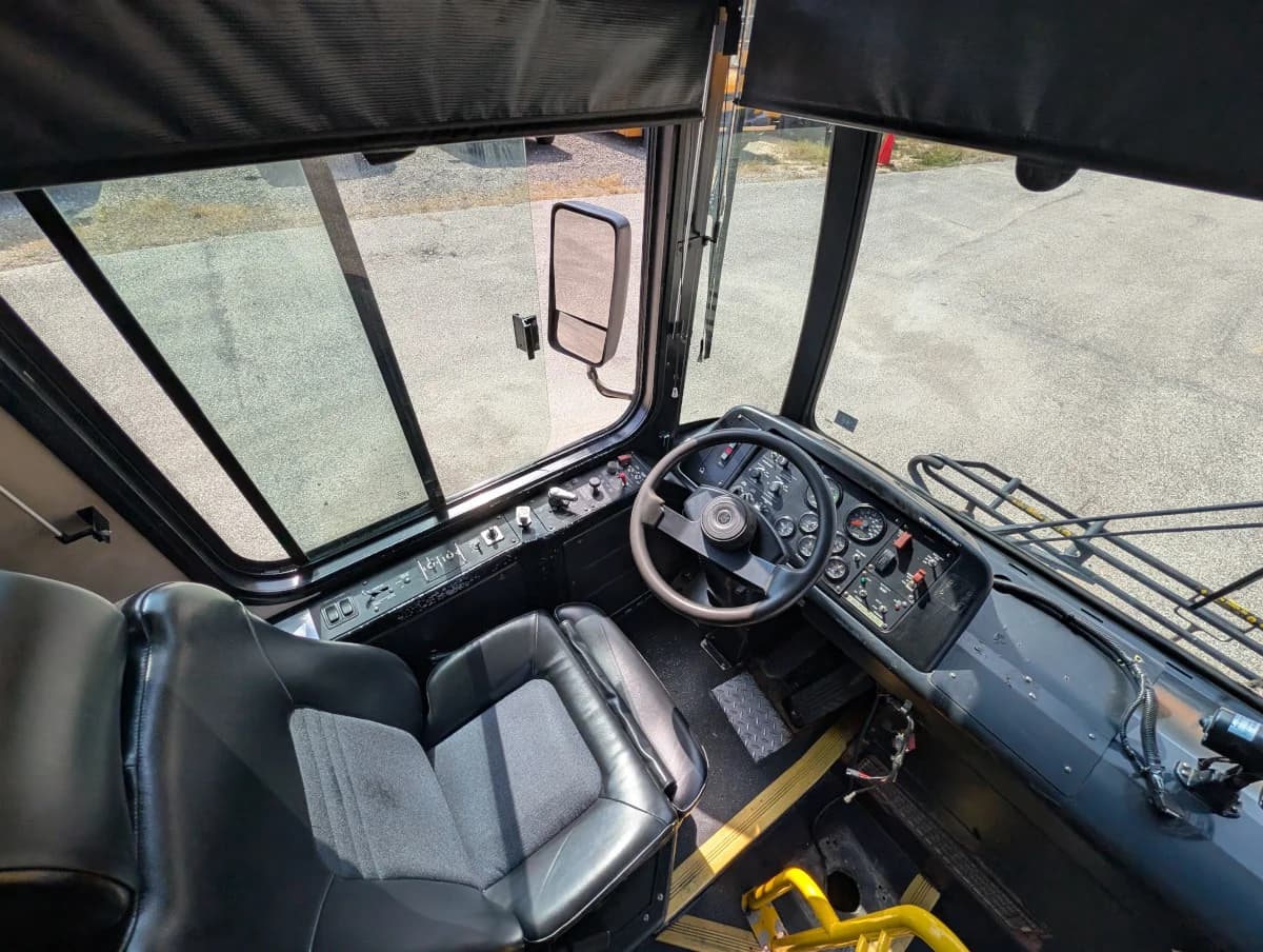 2012 Gillig 40ft Low Floor Transit - Image 9