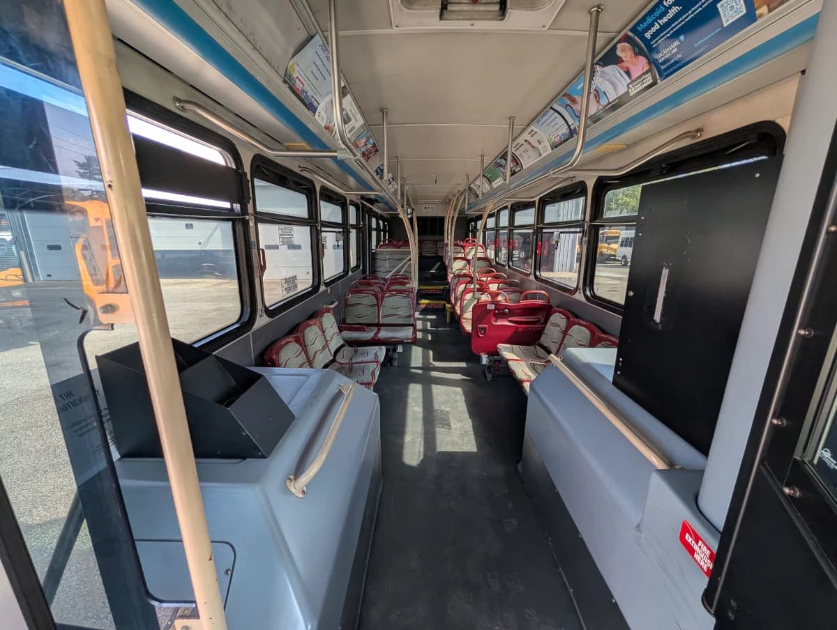 2012 Gillig 40ft Low Floor Transit - Image 10