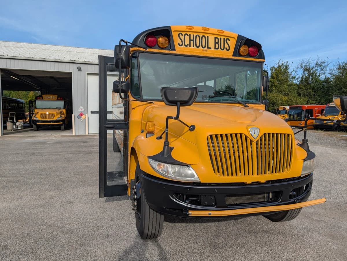 Cummins 2016 International CE 72P - Image 18
