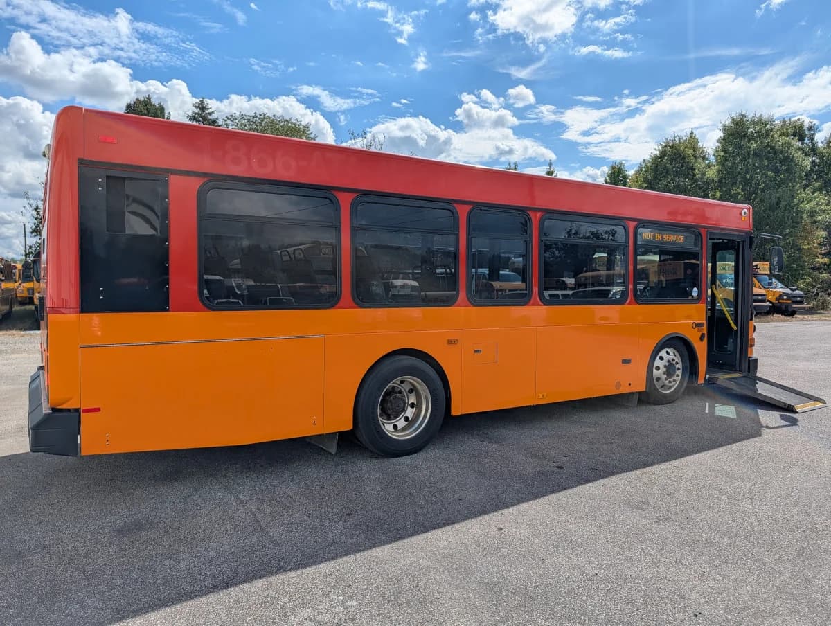 2005 GILLIG LOW FLOOR - Image 3