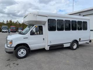 2017 Ford E-450 bus