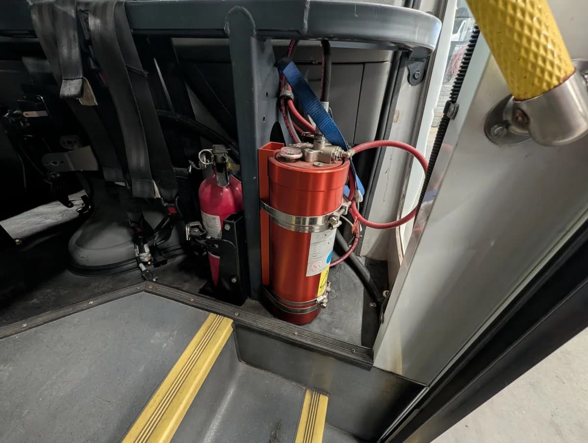 2017 Ford E450 Shuttle - Image 20