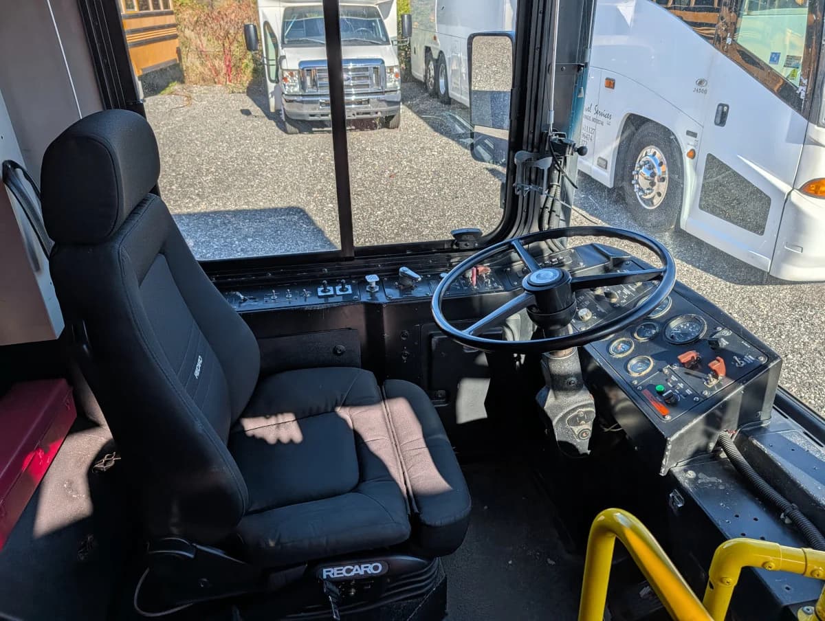 5 Gillig Low Floor Transit buses - Image 12