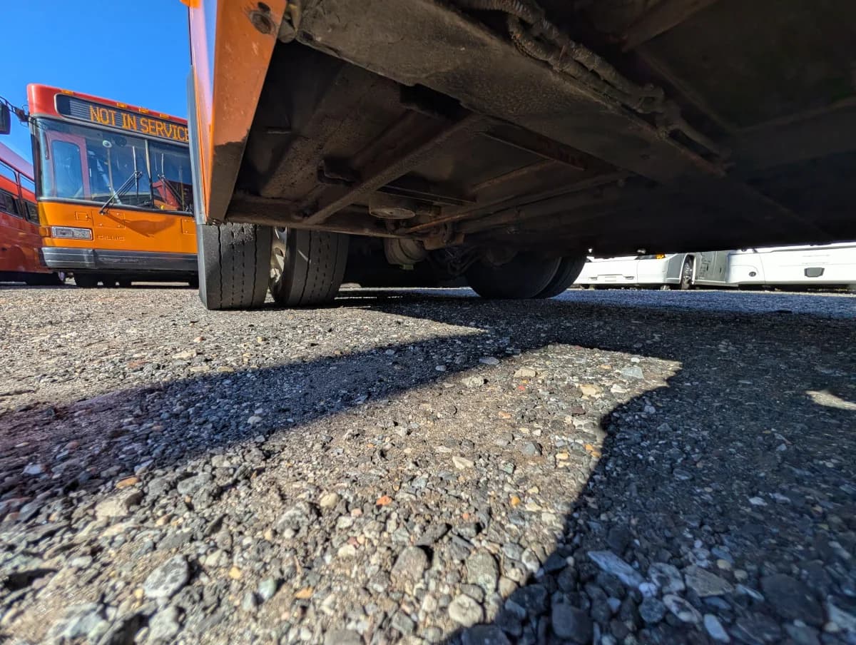 5 Gillig Low Floor Transit buses - Image 18