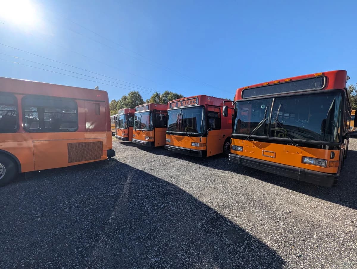 5 Gillig Low Floor Transit buses - Image 31