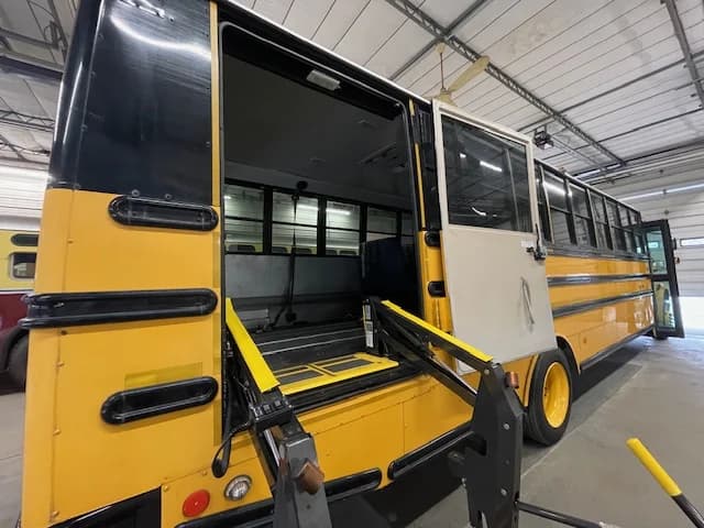 2017 Thomas 42P ADA Accessible - Image 4