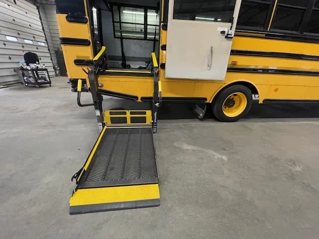 2017 Thomas 42P ADA Accessible - Image 2